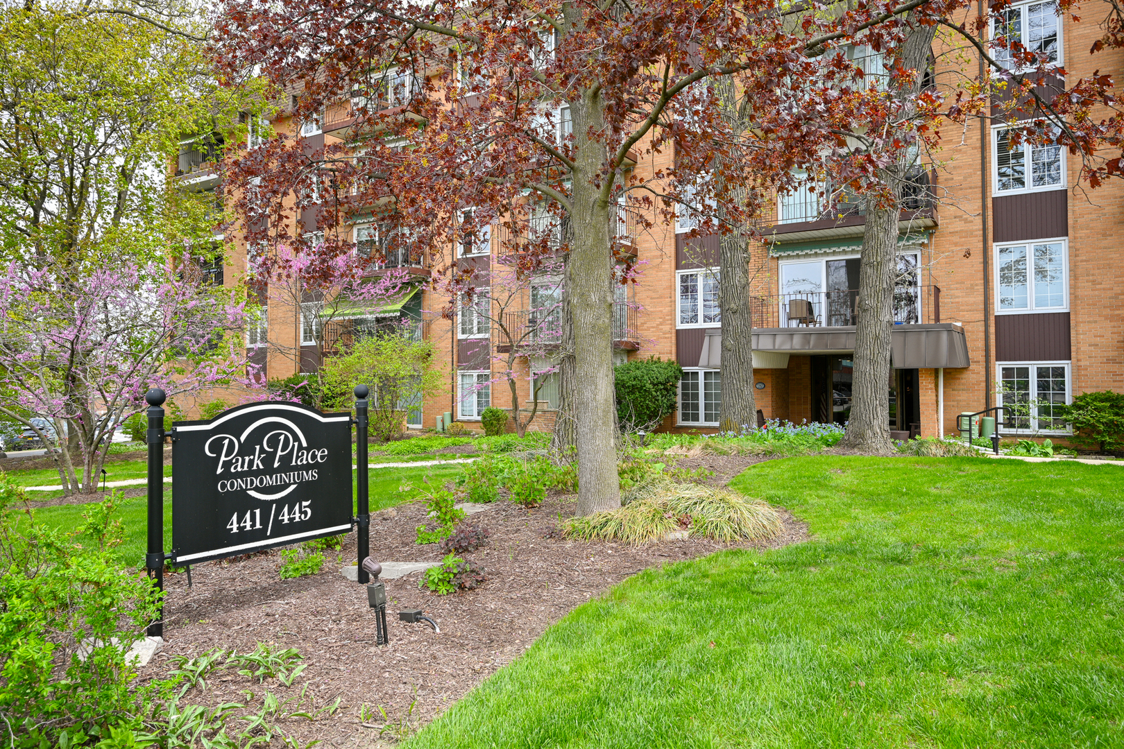 441 Park Boulevard #3I, Glen Ellyn, IL 60137