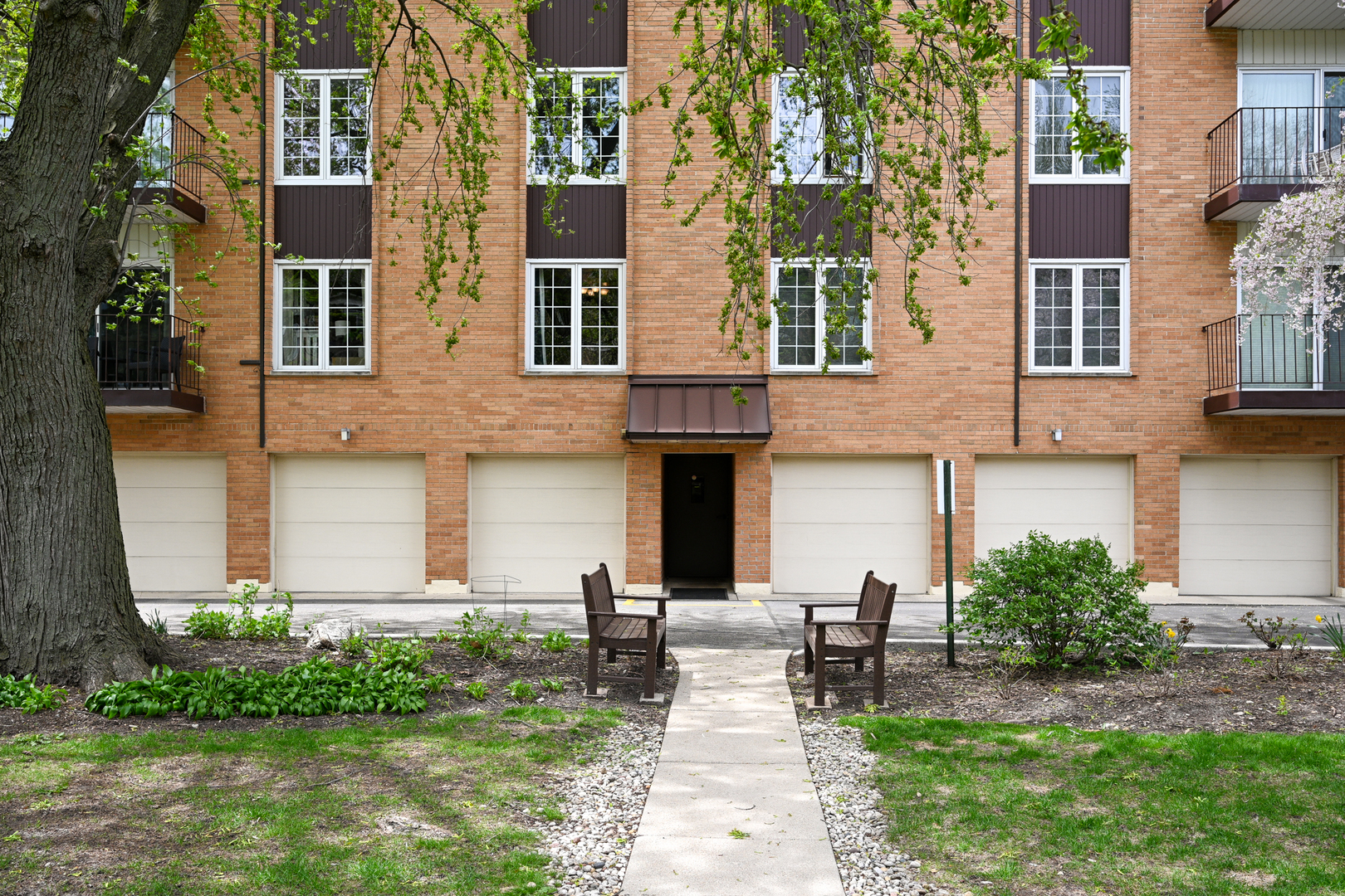 441 Park Boulevard #3I, Glen Ellyn, IL 60137