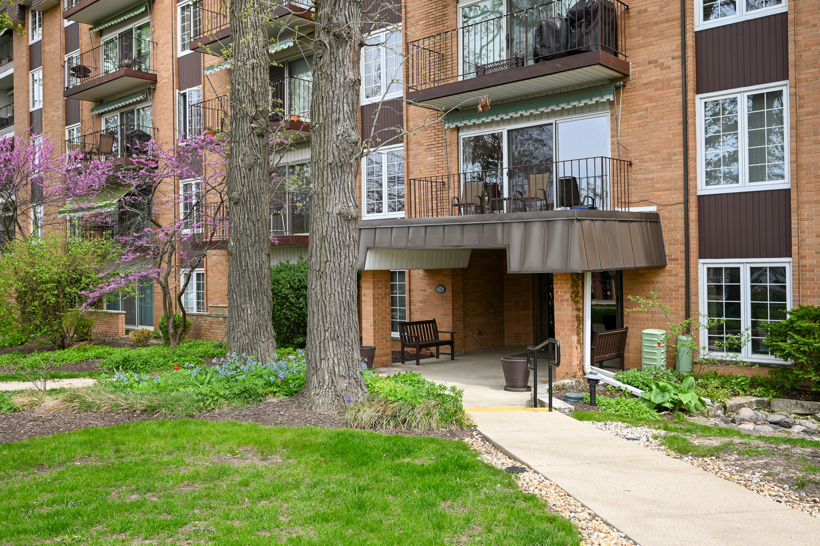 441 Park Boulevard #3I, Glen Ellyn, IL 60137