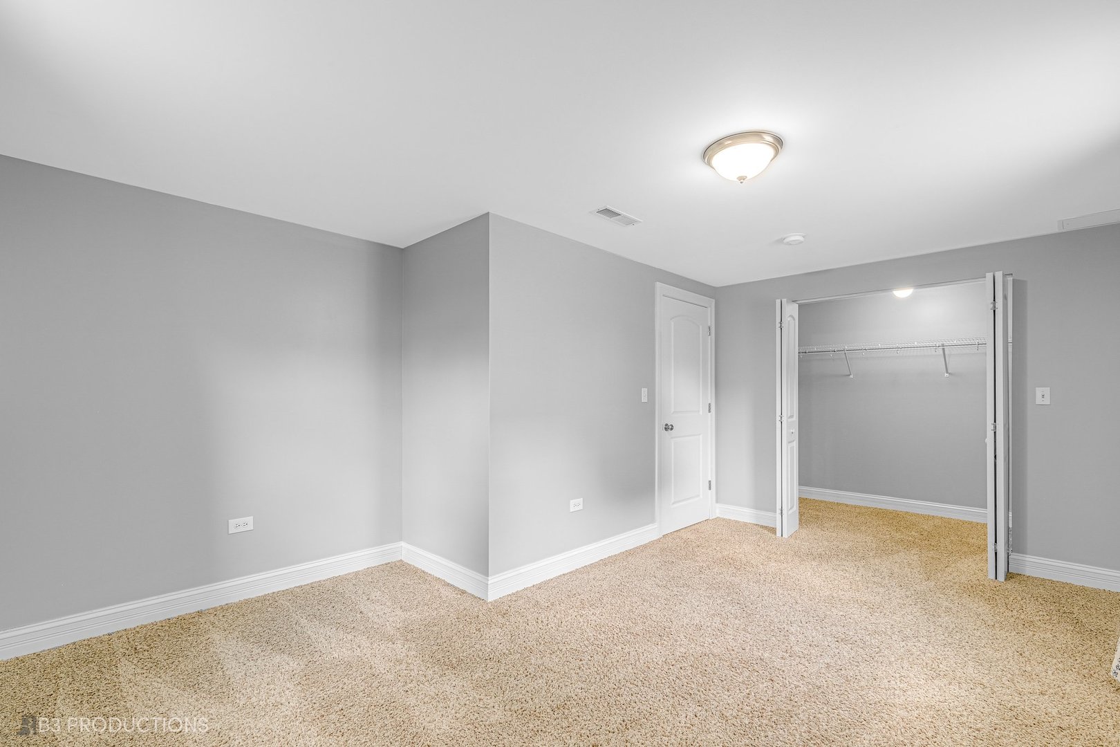 917 Ironwood Avenue, Darien, IL 60561
