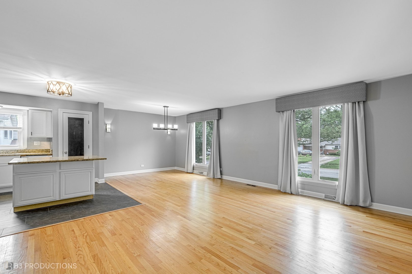 917 Ironwood Avenue, Darien, IL 60561