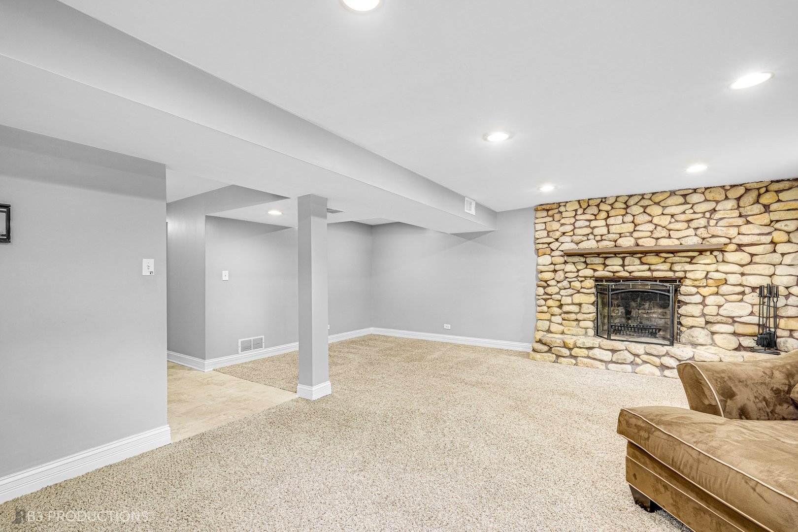 917 Ironwood Avenue, Darien, IL 60561
