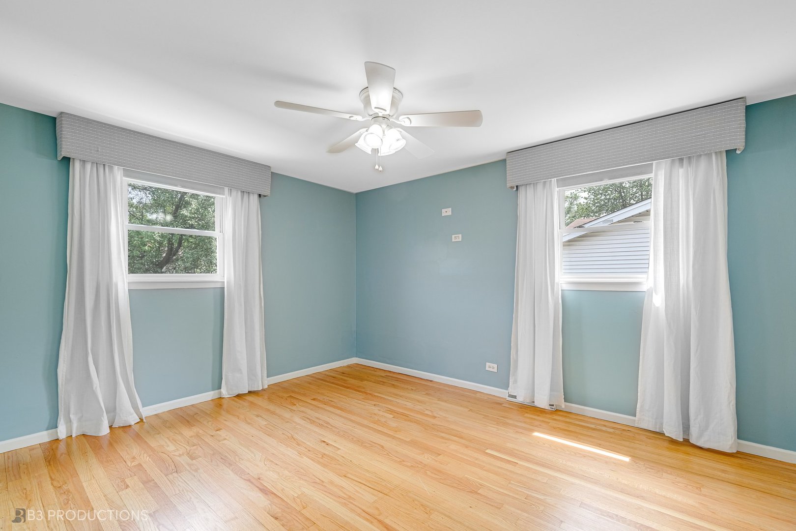 917 Ironwood Avenue, Darien, IL 60561