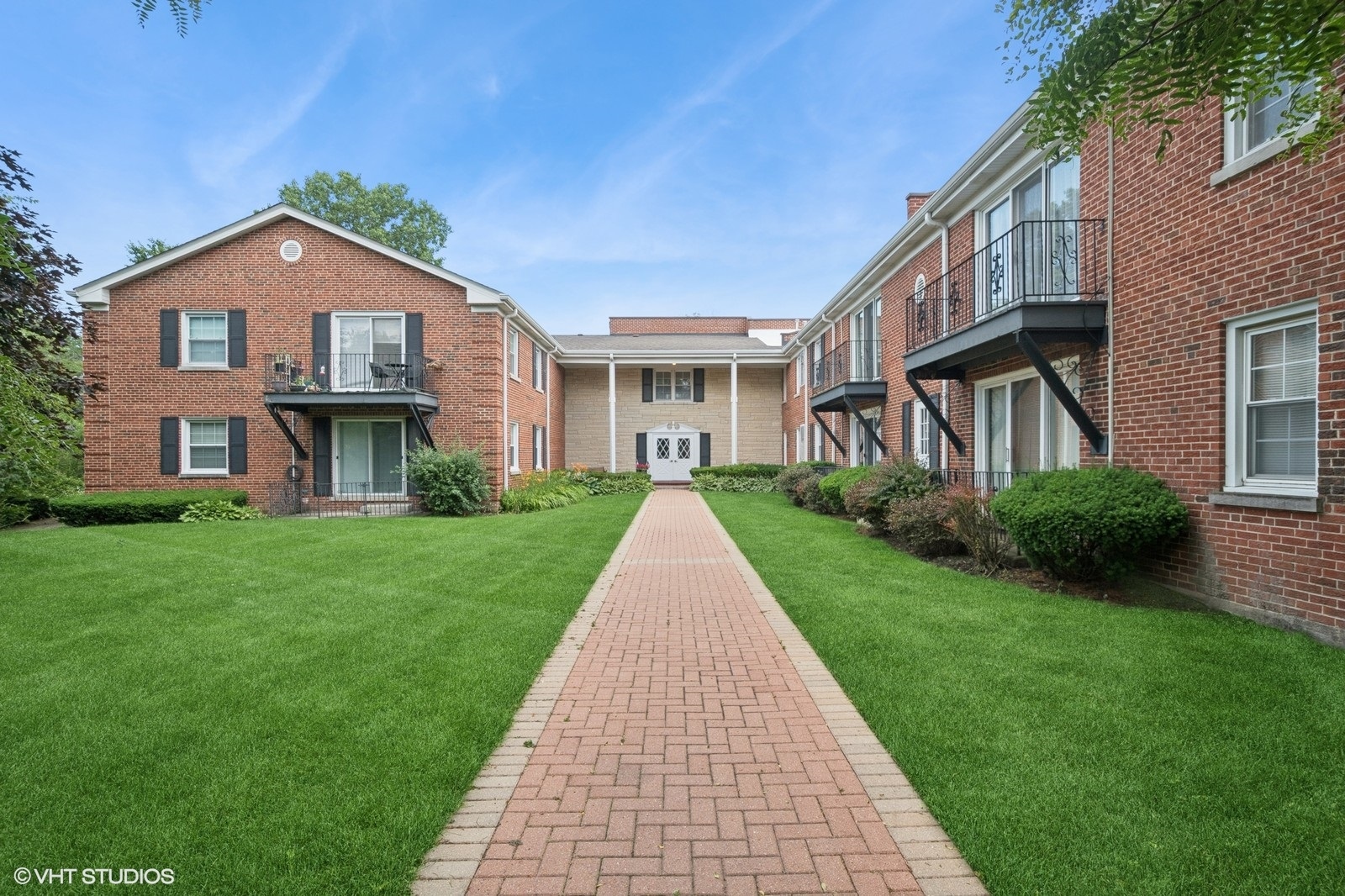 605 Waukegan Road #1G, Glenview, IL 60025
