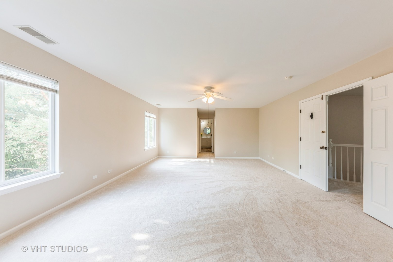 715 W Jonathan Drive, Round Lake, IL 60073