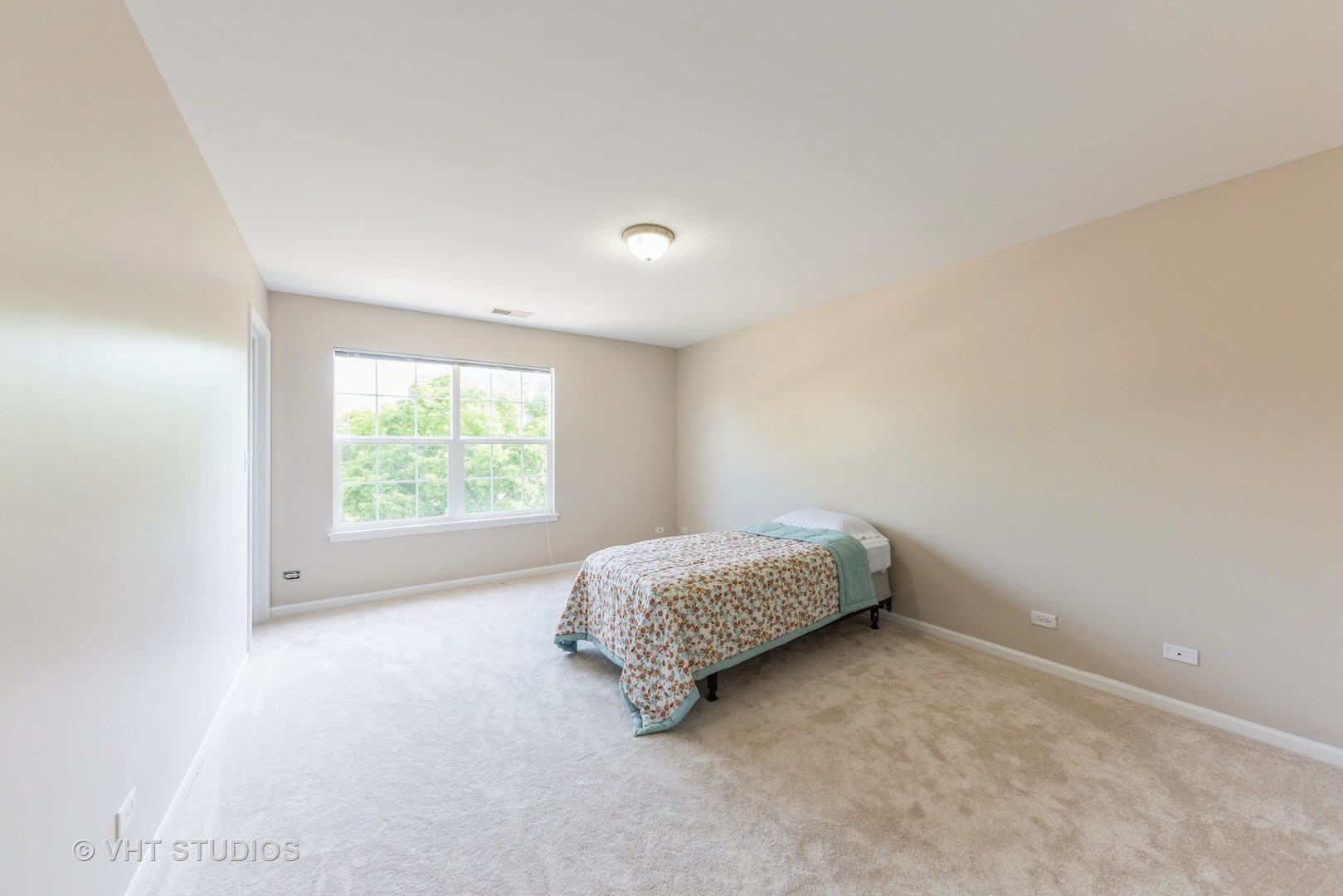 715 W Jonathan Drive, Round Lake, IL 60073