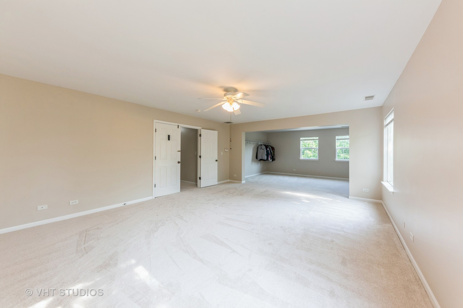 715 W Jonathan Drive, Round Lake, IL 60073