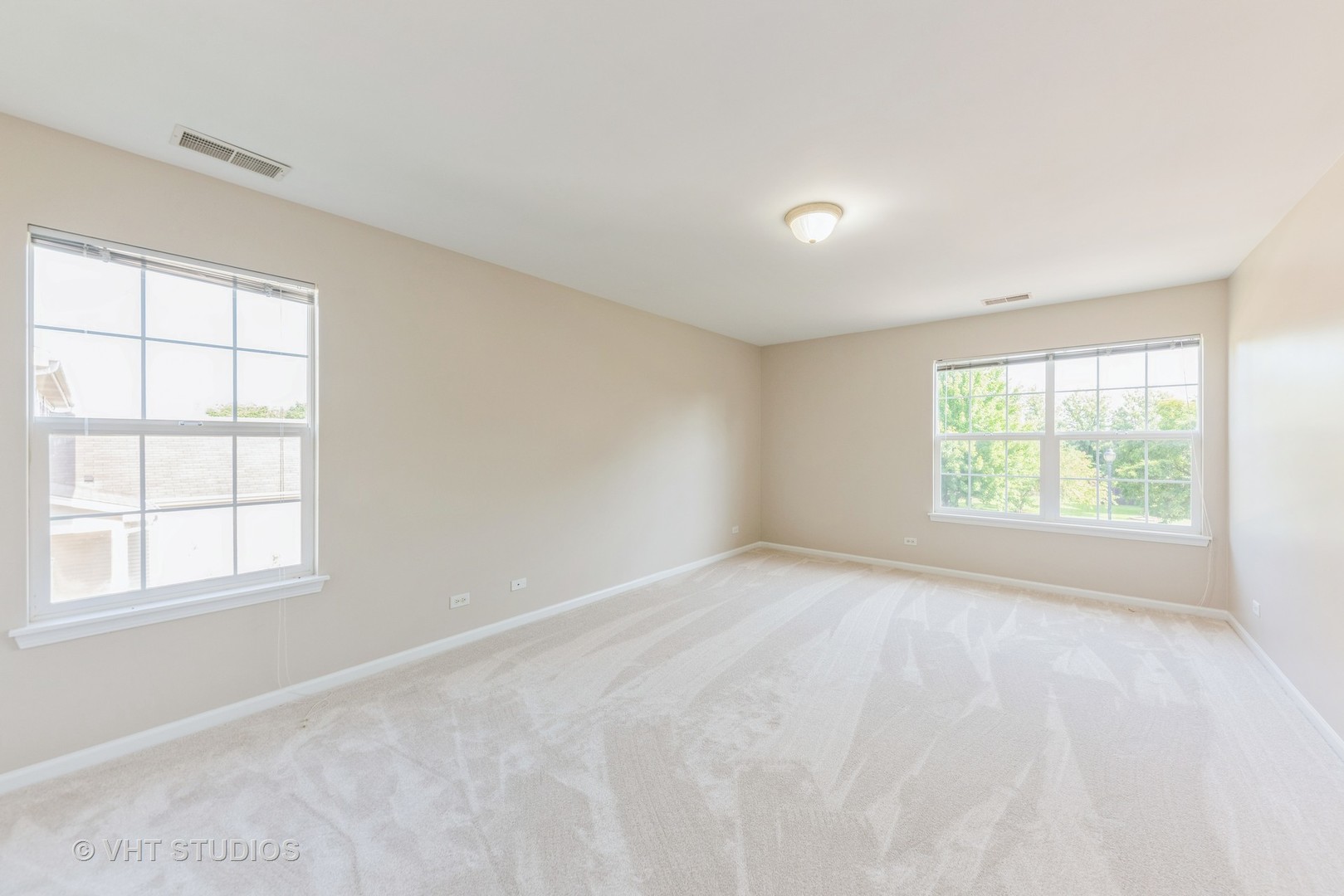 715 W Jonathan Drive, Round Lake, IL 60073