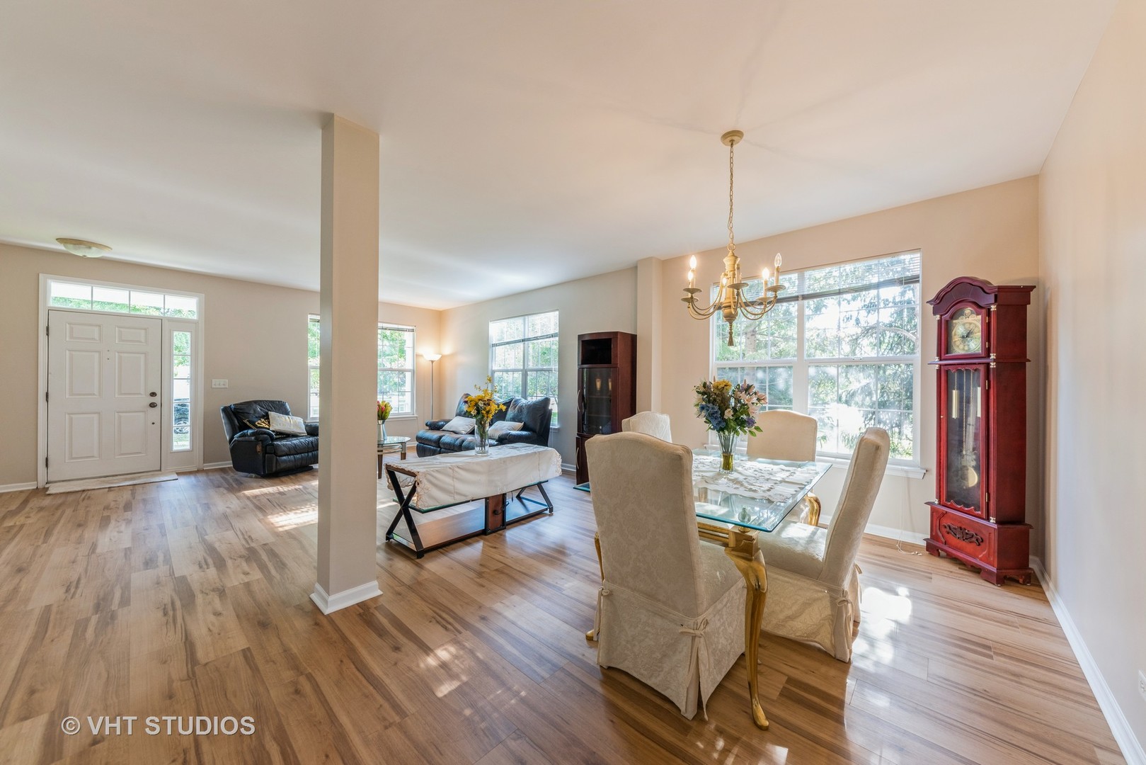 715 W Jonathan Drive, Round Lake, IL 60073