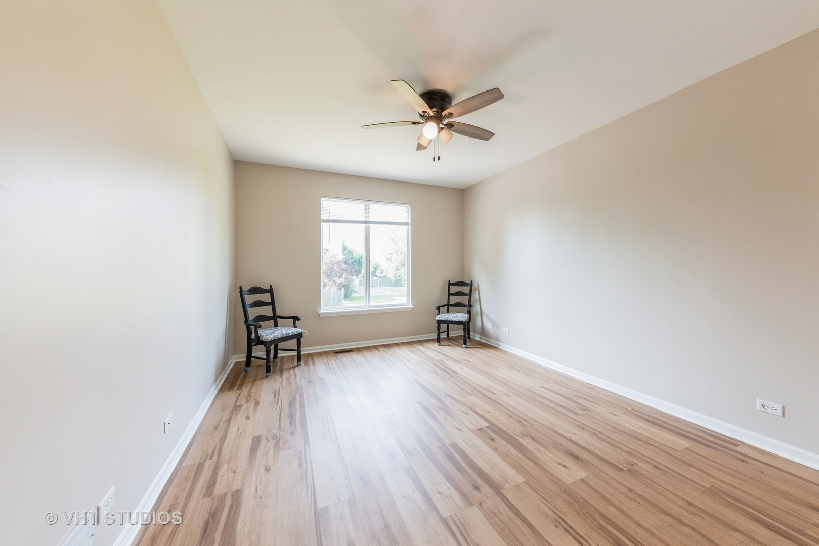 715 W Jonathan Drive, Round Lake, IL 60073
