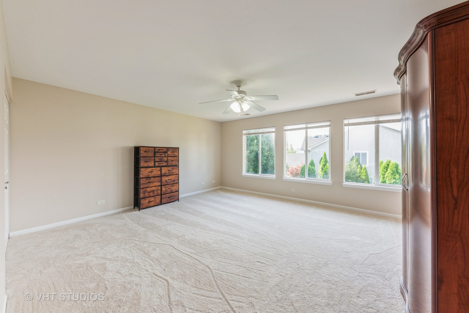 715 W Jonathan Drive, Round Lake, IL 60073