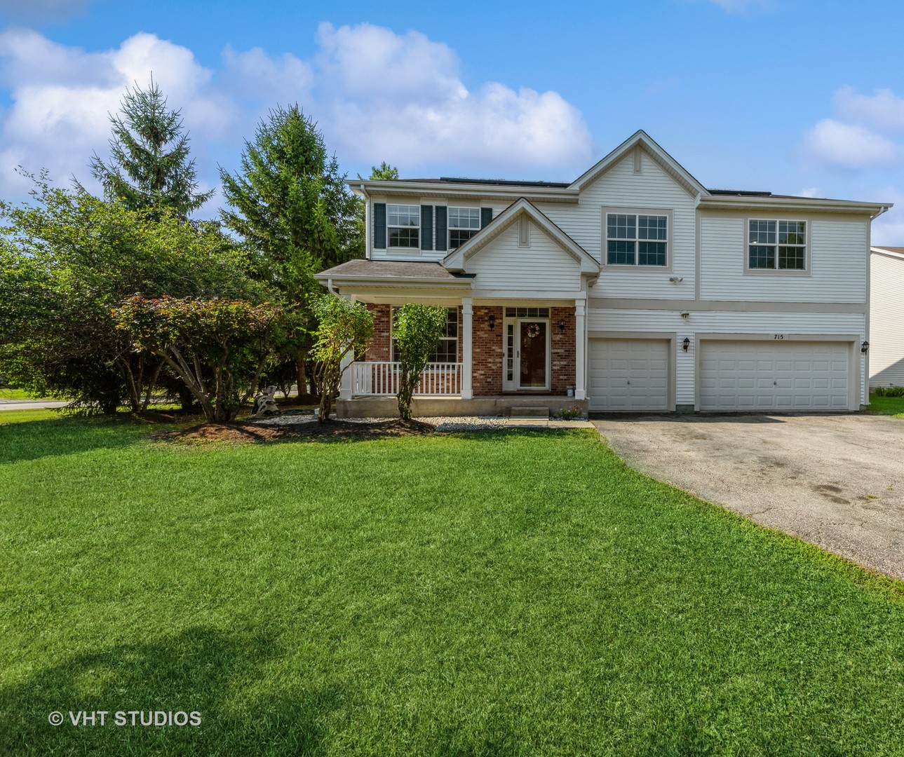 715 W Jonathan Drive, Round Lake, IL 60073