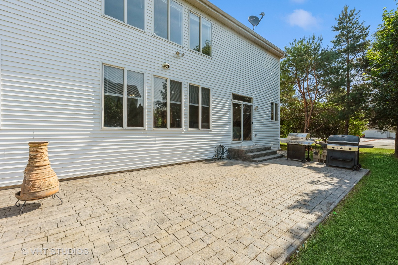 715 W Jonathan Drive, Round Lake, IL 60073