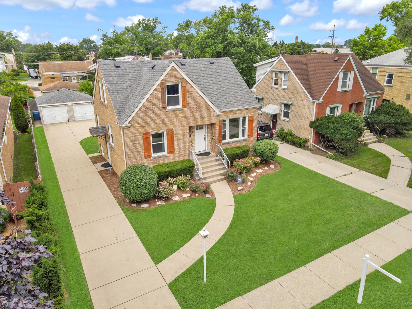 2242 S 5TH Avenue, North Riverside, IL 60546