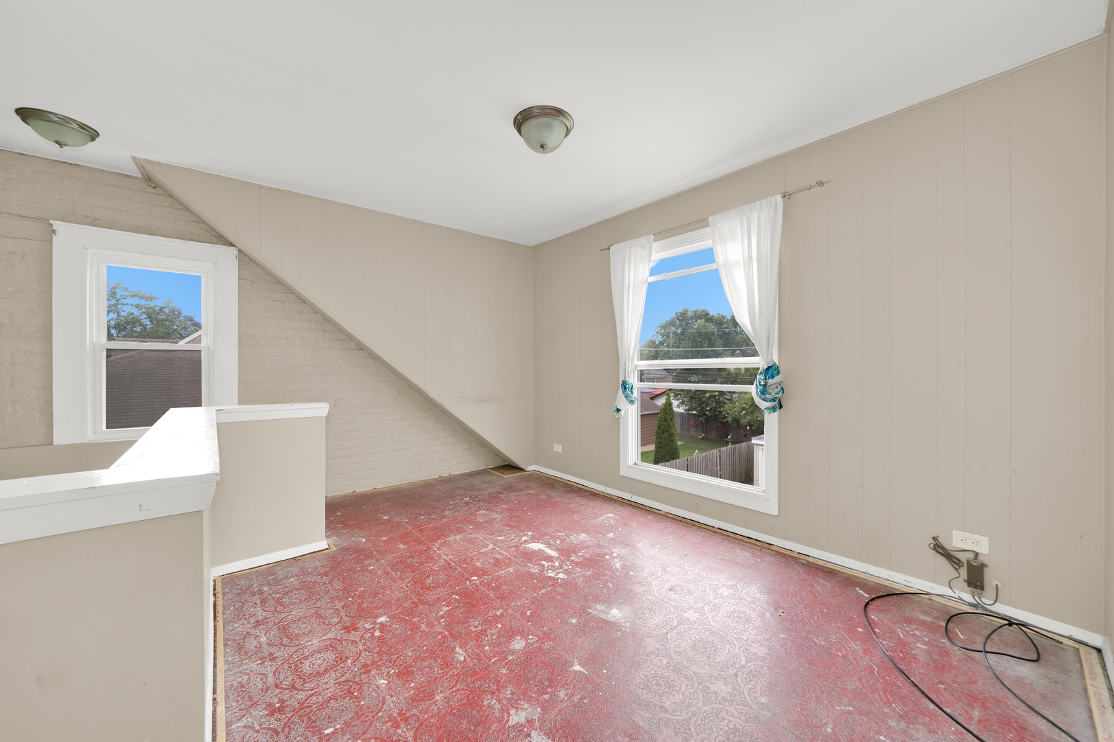2242 S 5TH Avenue, North Riverside, IL 60546