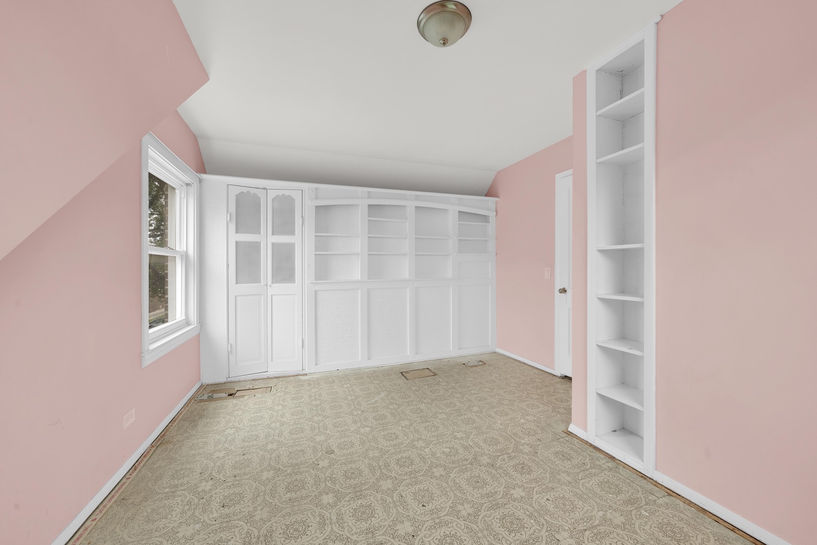 2242 S 5TH Avenue, North Riverside, IL 60546