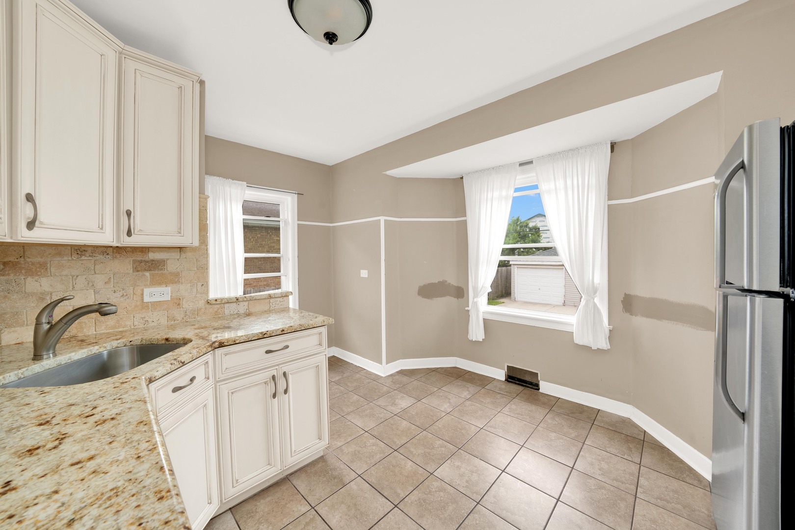 2242 S 5TH Avenue, North Riverside, IL 60546