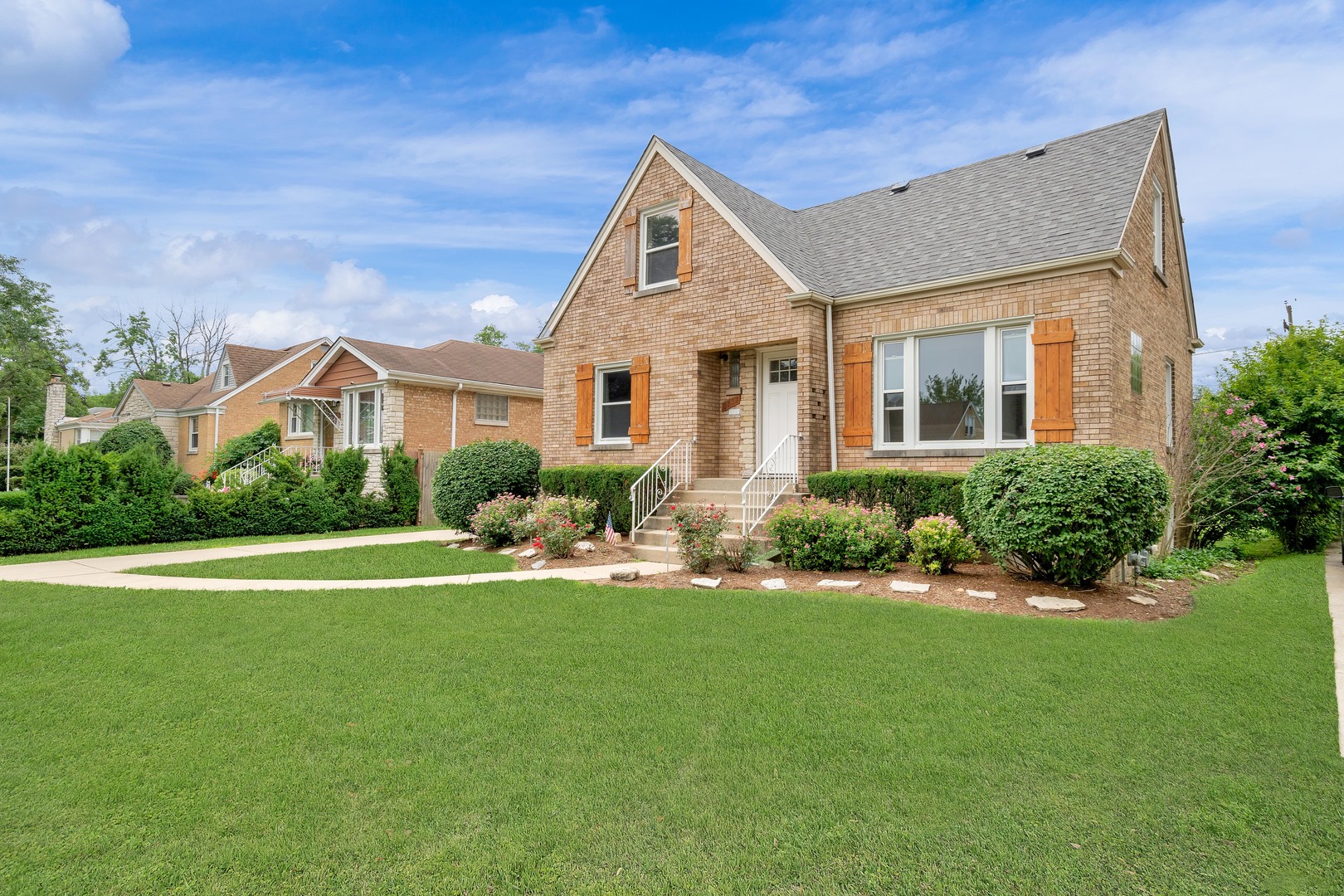2242 S 5TH Avenue, North Riverside, IL 60546