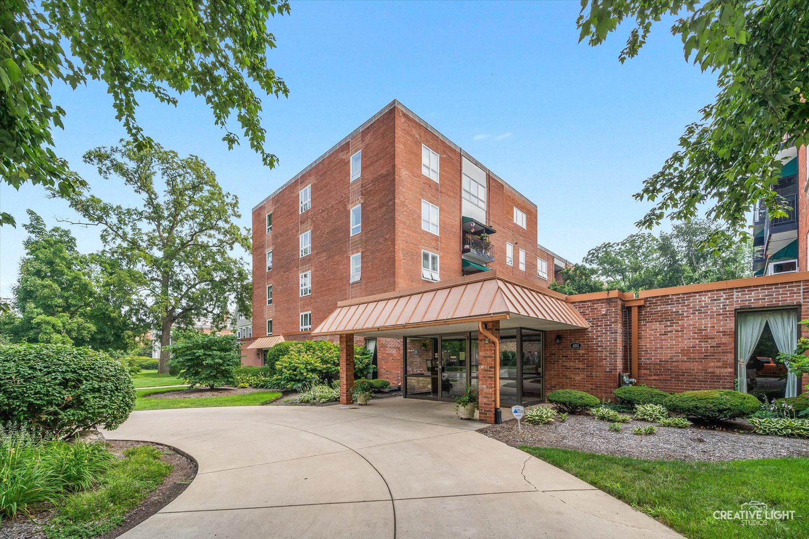 450 W Downer Place #C, Aurora, IL 60506
