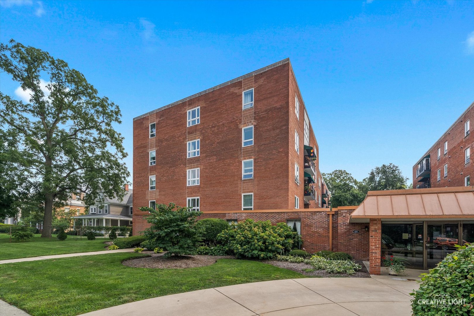 450 W Downer Place #C, Aurora, IL 60506