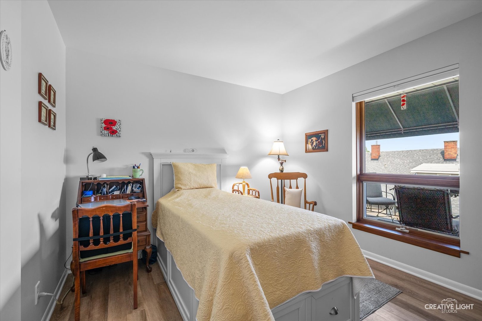 450 W Downer Place #C, Aurora, IL 60506