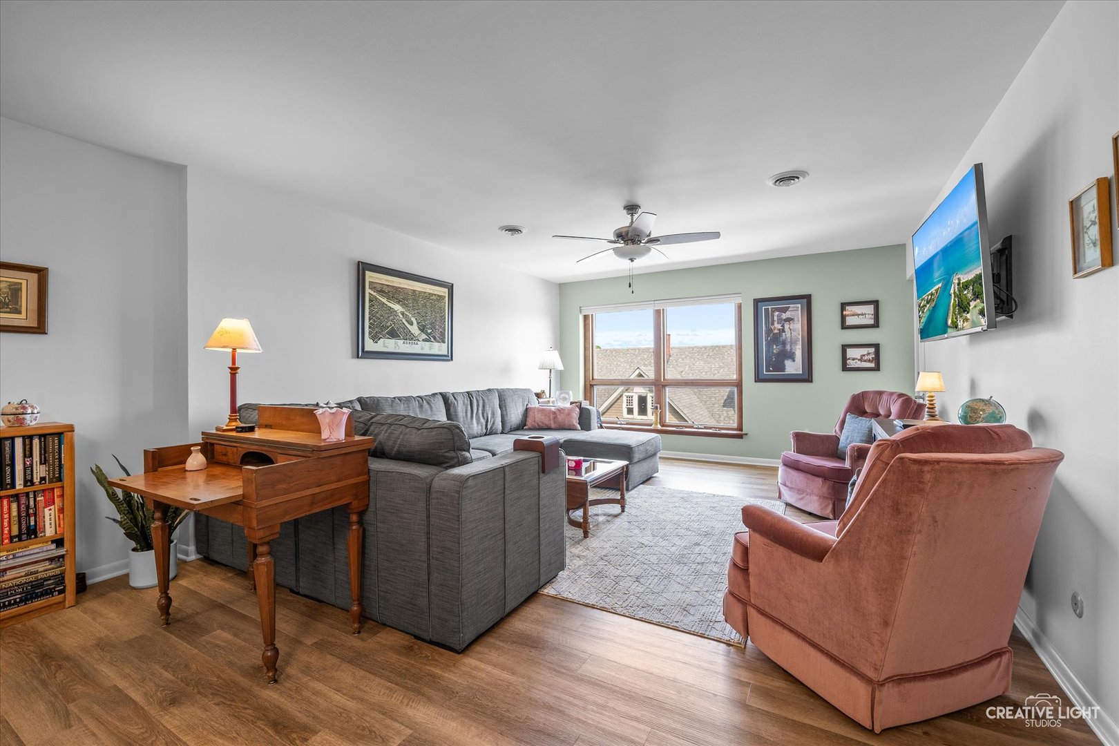 450 W Downer Place #C, Aurora, IL 60506