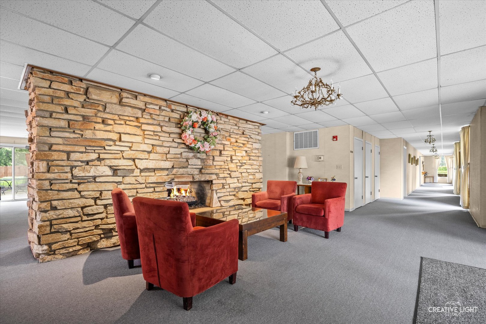 450 W Downer Place #C, Aurora, IL 60506