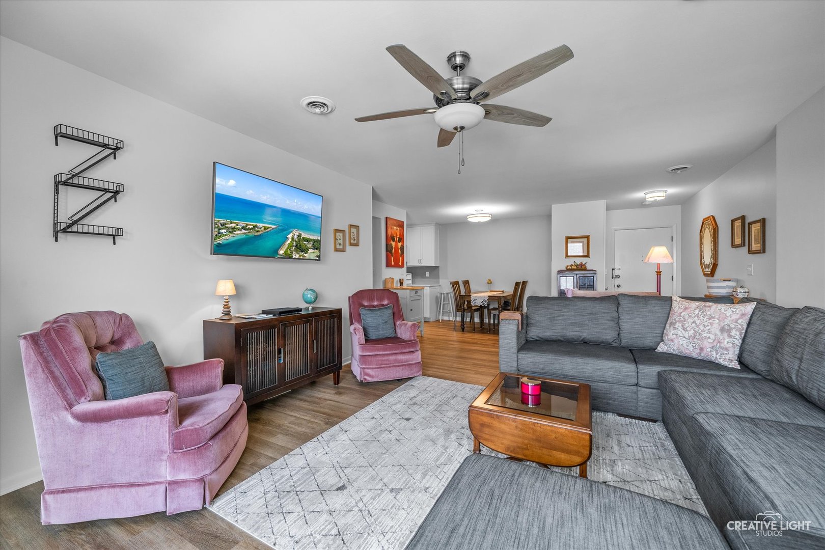 450 W Downer Place #C, Aurora, IL 60506