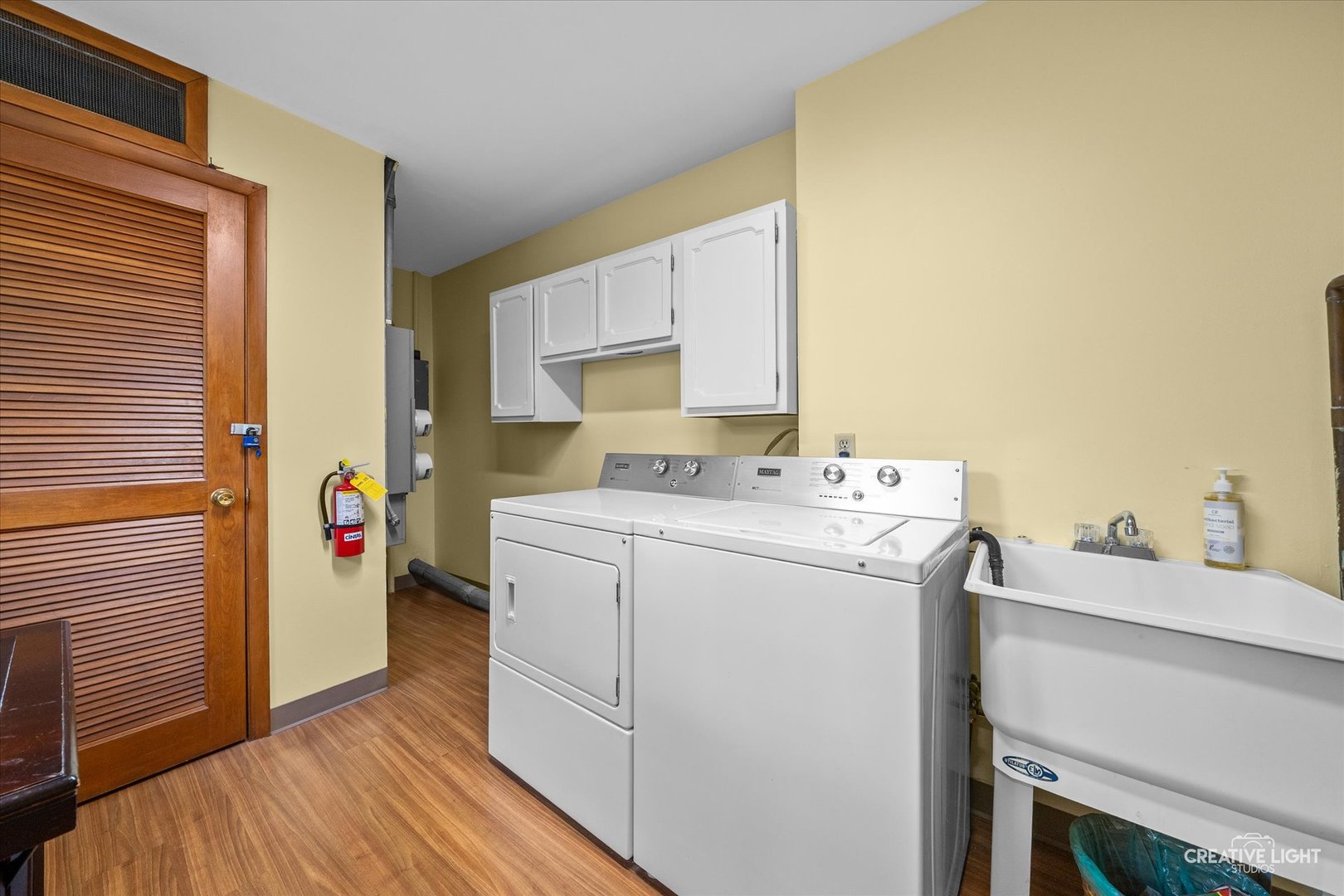 450 W Downer Place #C, Aurora, IL 60506