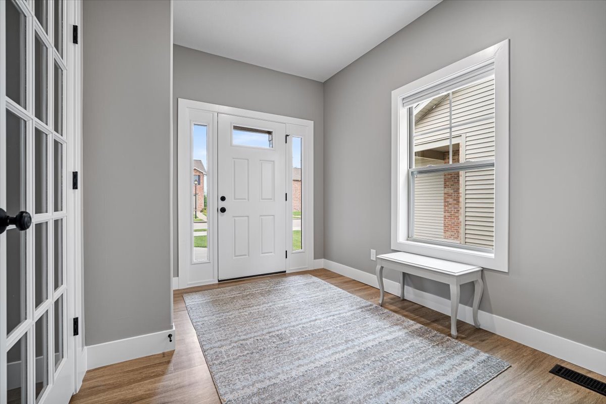 1815 Glenbridge Road, Bloomington, IL 61704