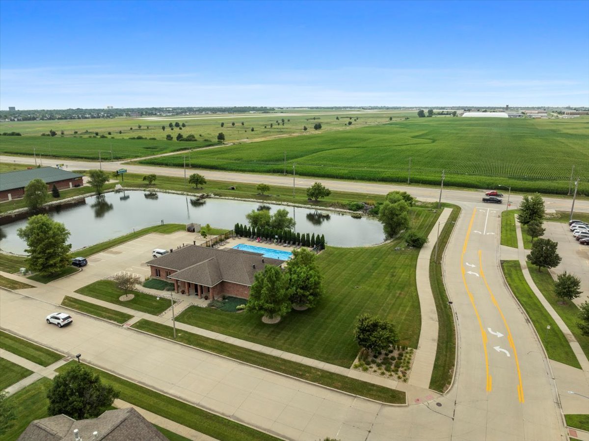 1815 Glenbridge Road, Bloomington, IL 61704