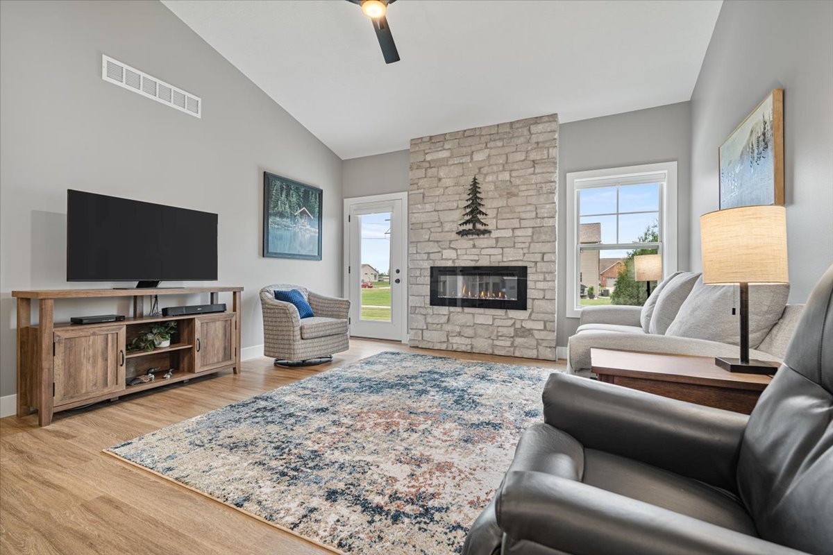 1815 Glenbridge Road, Bloomington, IL 61704