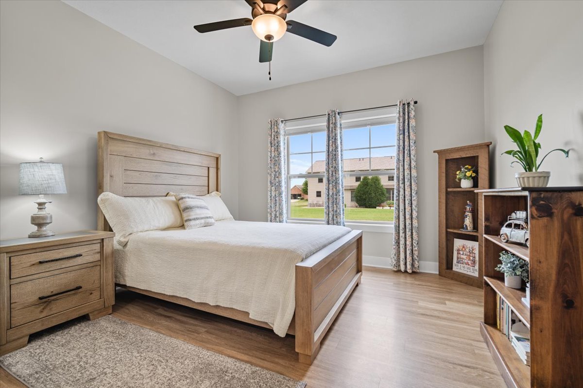 1815 Glenbridge Road, Bloomington, IL 61704