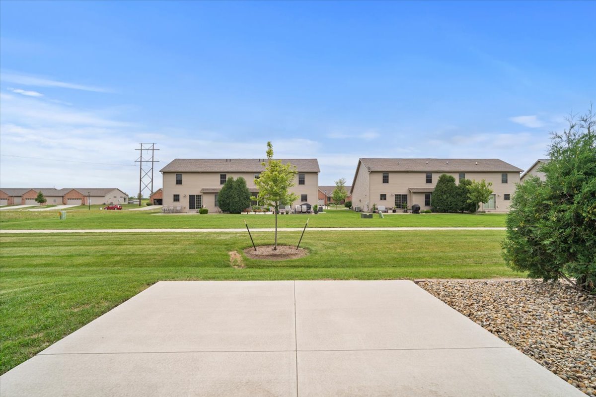 1815 Glenbridge Road, Bloomington, IL 61704