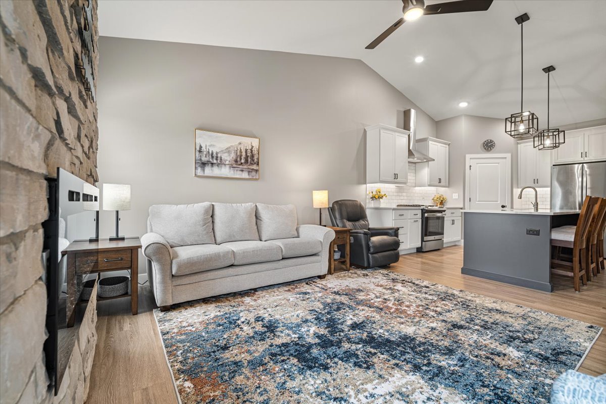 1815 Glenbridge Road, Bloomington, IL 61704