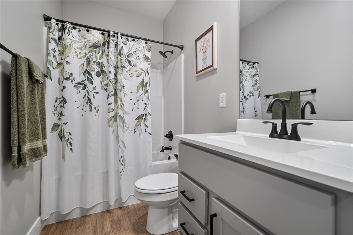 1815 Glenbridge Road, Bloomington, IL 61704