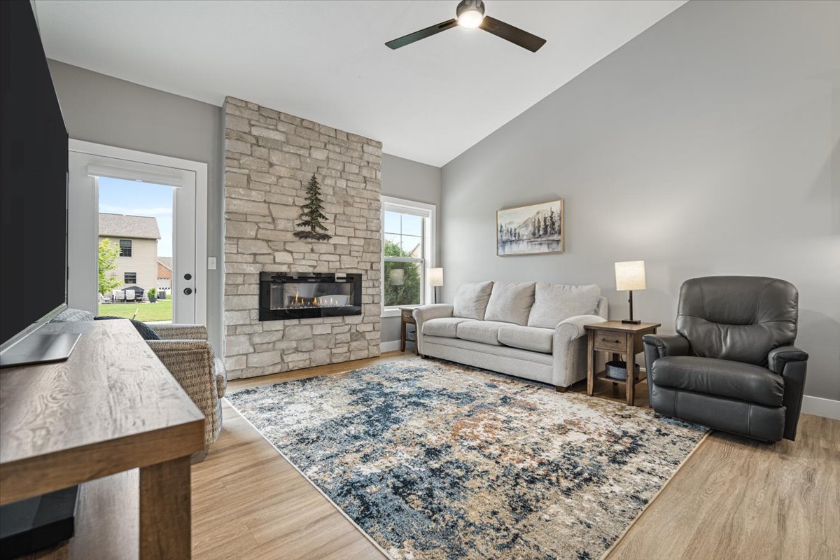 1815 Glenbridge Road, Bloomington, IL 61704