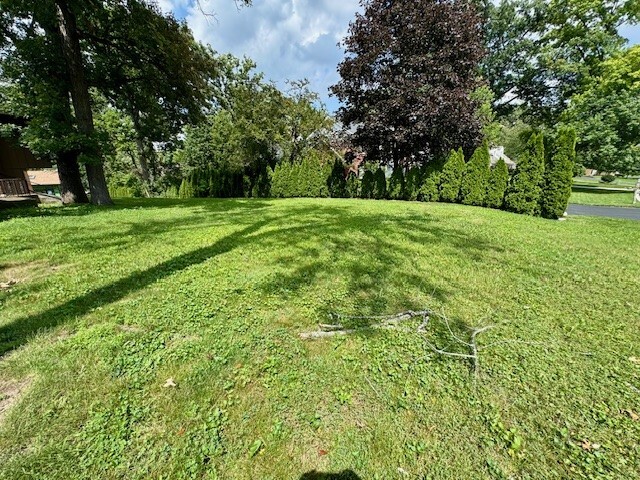 37 E Cambridge Drive, Oak Brook, IL 60523