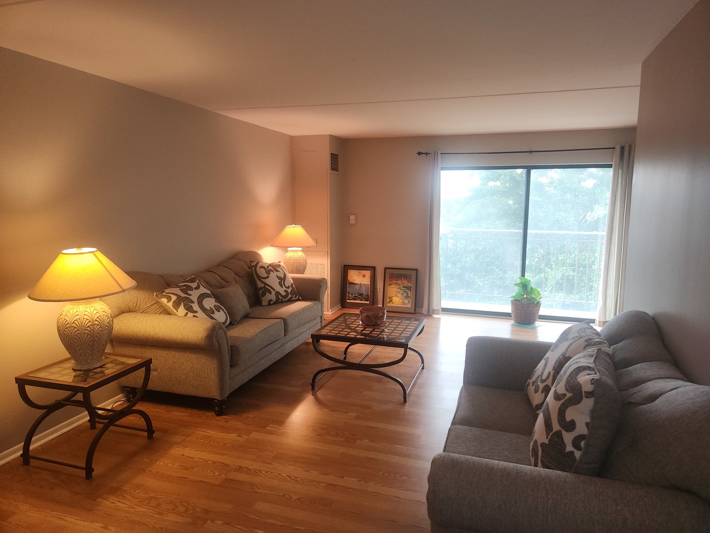 6340 AMERICANA Drive #507, Willowbrook, IL 60527