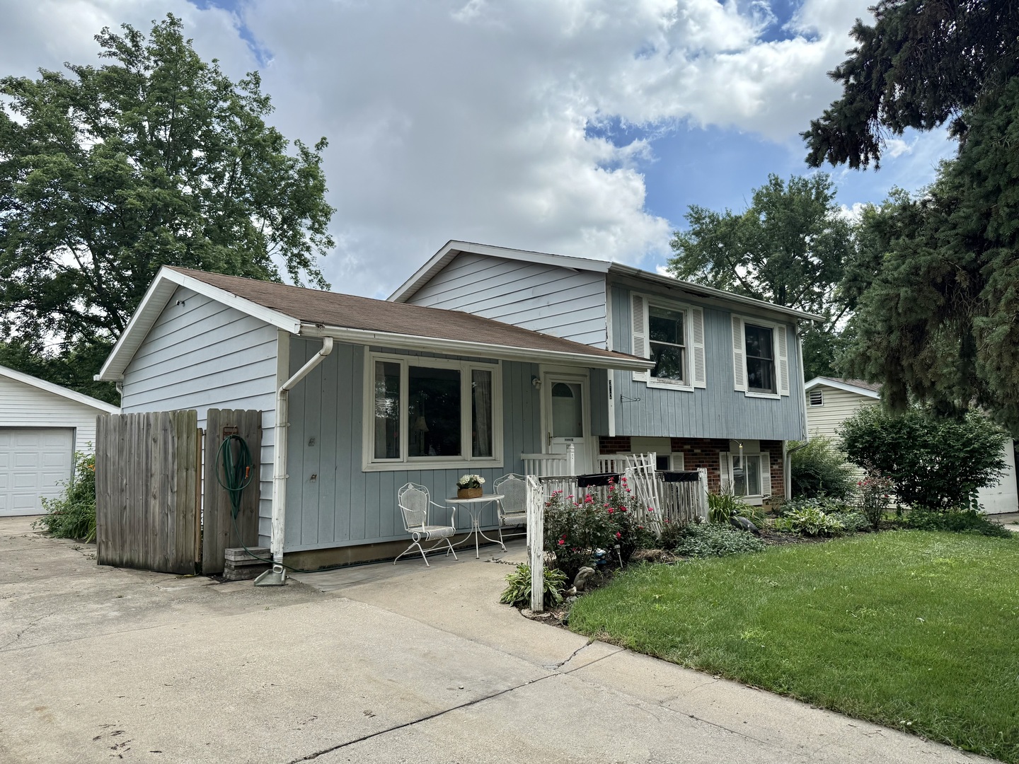232 Galewood Drive, Bolingbrook, IL 60440