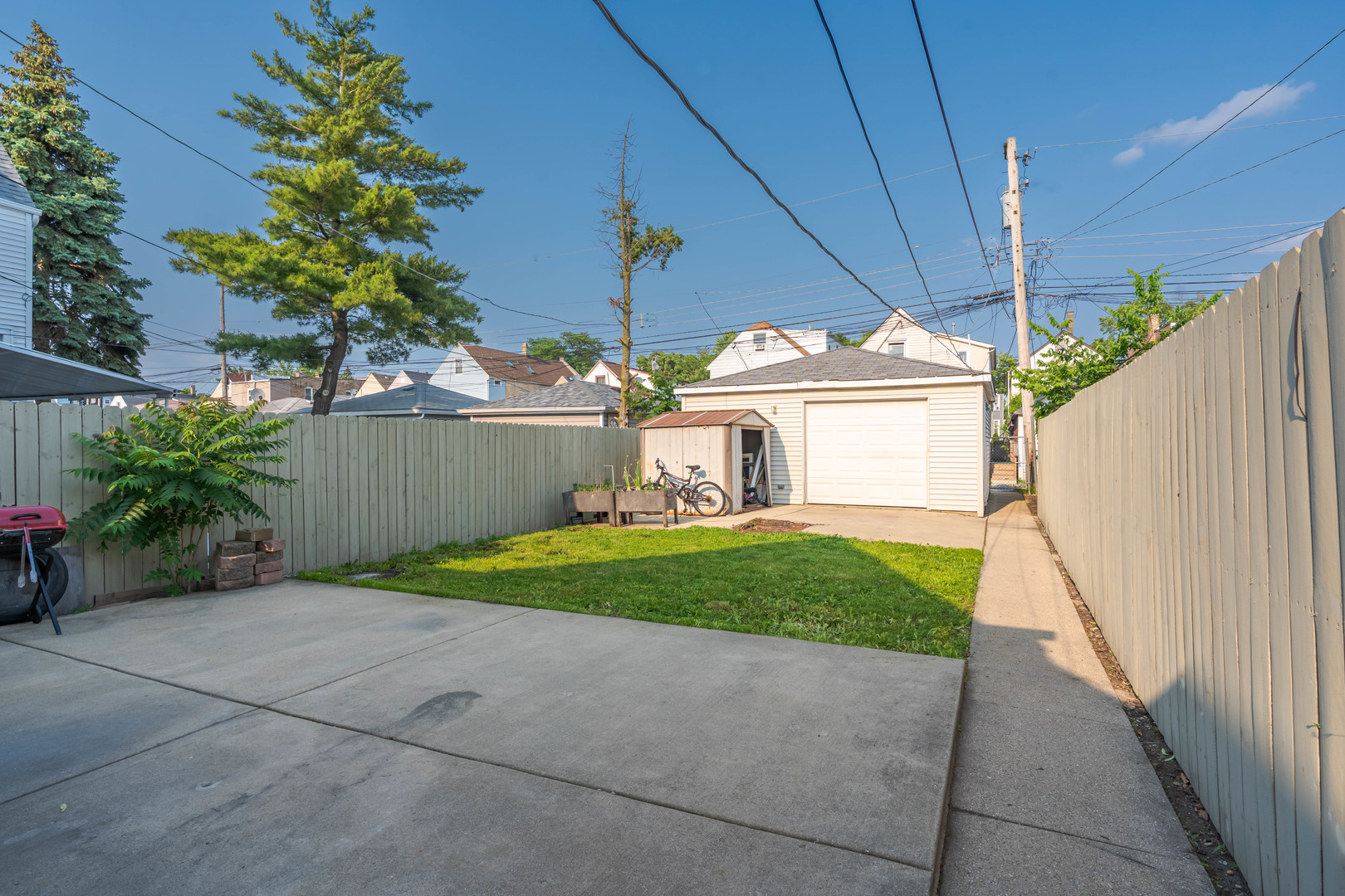 2103 N Long Avenue, Chicago, IL 60639