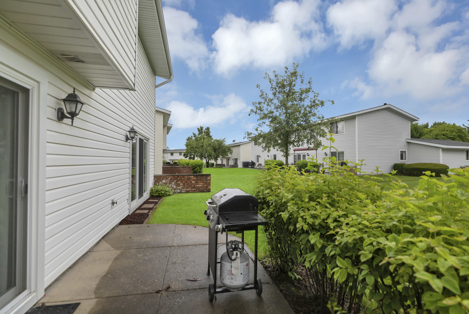 1057 Shannock Lane, Schaumburg, IL 60193