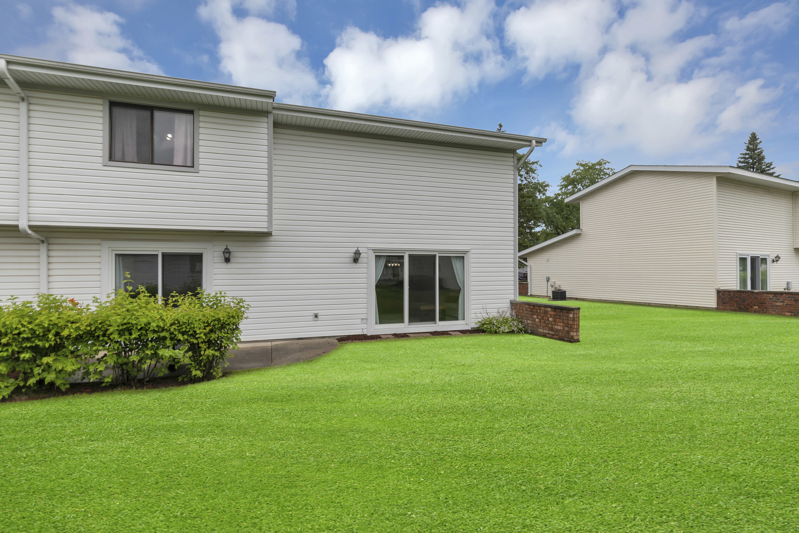 1057 Shannock Lane, Schaumburg, IL 60193