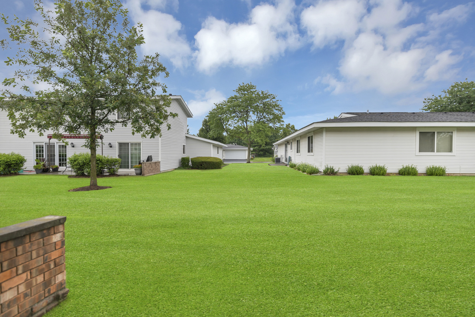 1057 Shannock Lane, Schaumburg, IL 60193