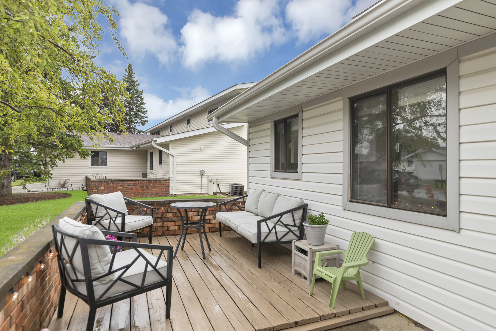 1057 Shannock Lane, Schaumburg, IL 60193