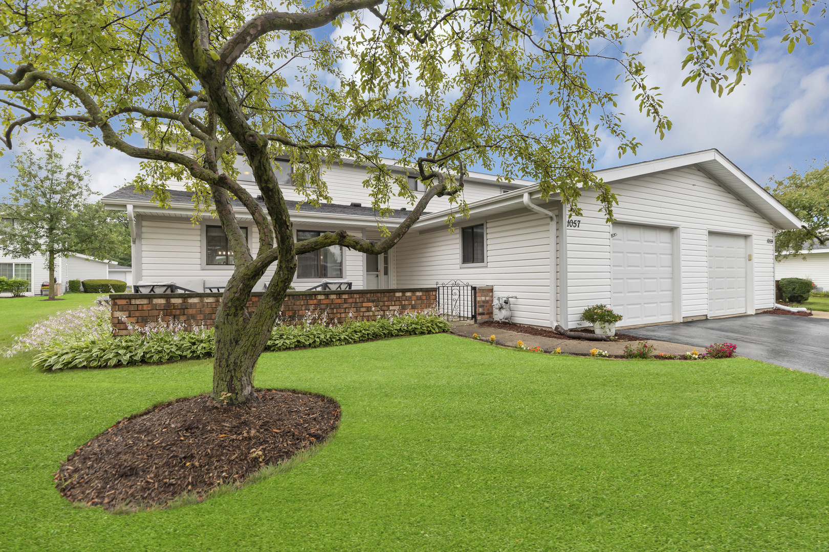 1057 Shannock Lane, Schaumburg, IL 60193