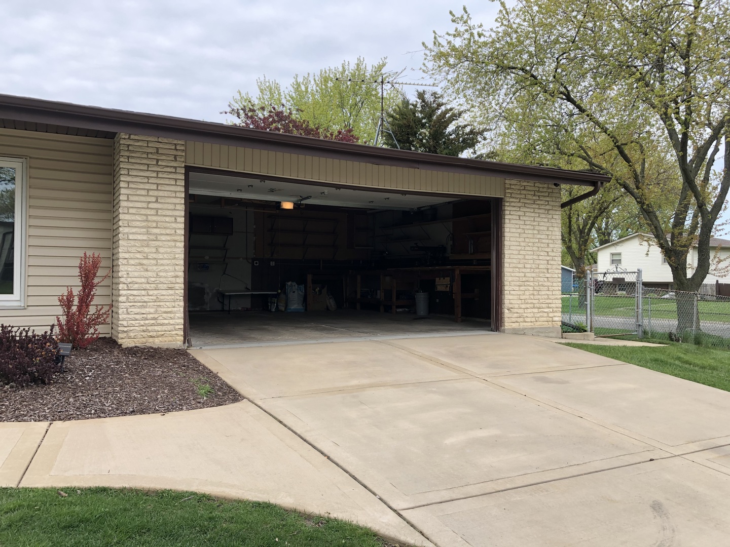 1126 Parkview Drive, Hanover Park, IL 60133
