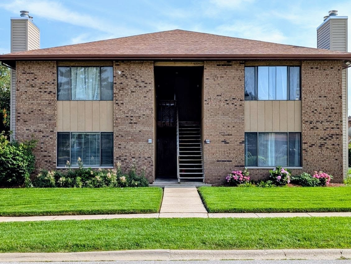 1003 Manchester Court #1003, South Elgin, IL 60177