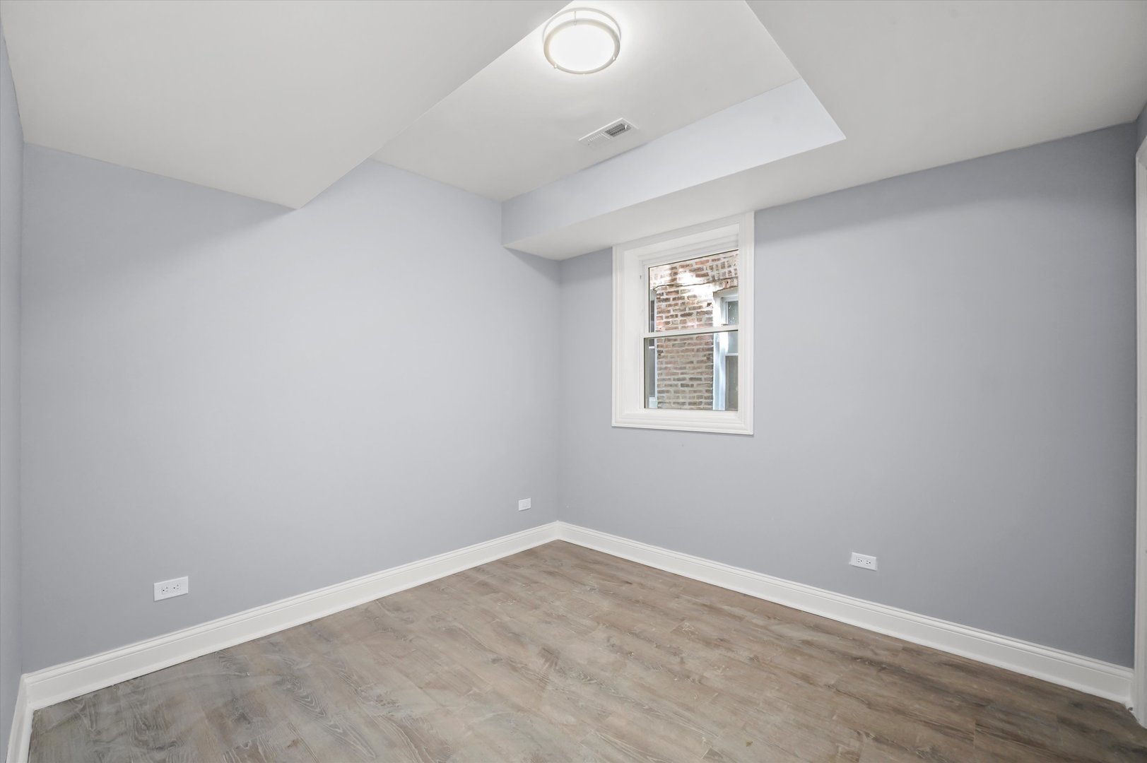 7959 S Essex Avenue, Chicago, IL 60617