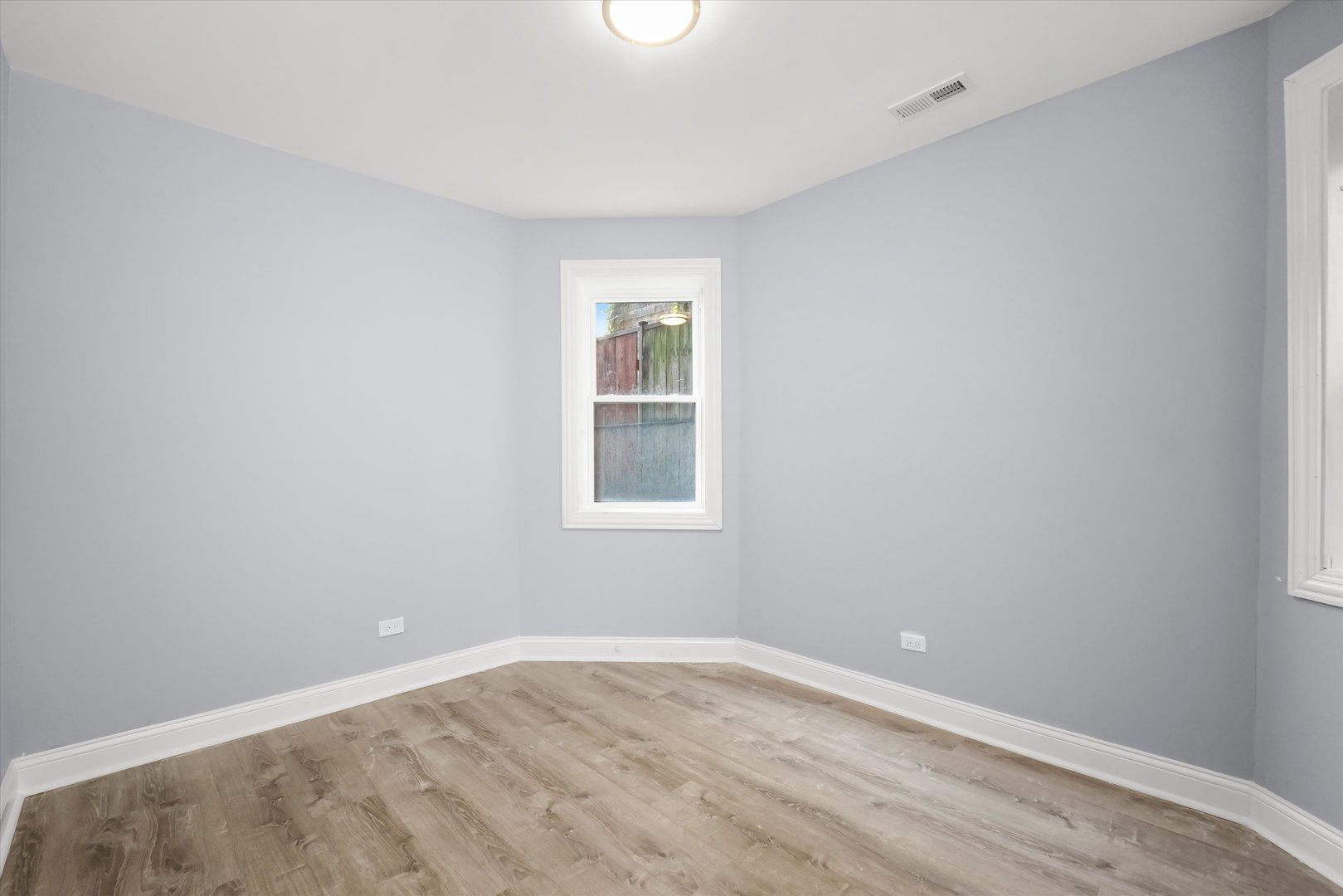 7959 S Essex Avenue, Chicago, IL 60617